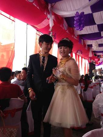 Miền Trung - Thêm đám cưới “khủng” với đầy vàng và siêu xe tại phố núi Hà Tĩnh (Hình 9).