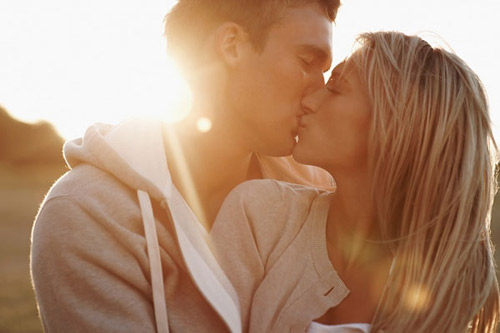 Nụ hôn vô tình có thể mang lại những bệnh gì? 