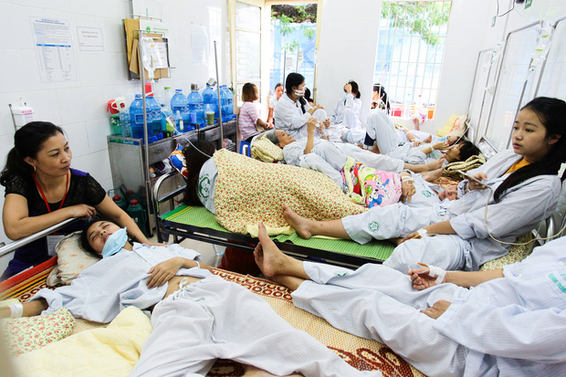 Sức khoẻ - Làm đẹp - Dồn dập bệnh nhân nhập viện do sốt xuất huyết: Giường bệnh thiếu, bác sĩ kiệt sức (Hình 9).