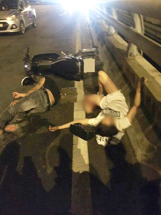 Tin trong nước - Hà Nội: Cô gái trẻ bị gãy gập chân vẫn bình tĩnh nằm bấm điện thoại sau va chạm giao thông