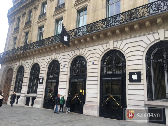Tin tức - Apple Store ở Pháp vắng tanh trước khi iPhone X lên kệ