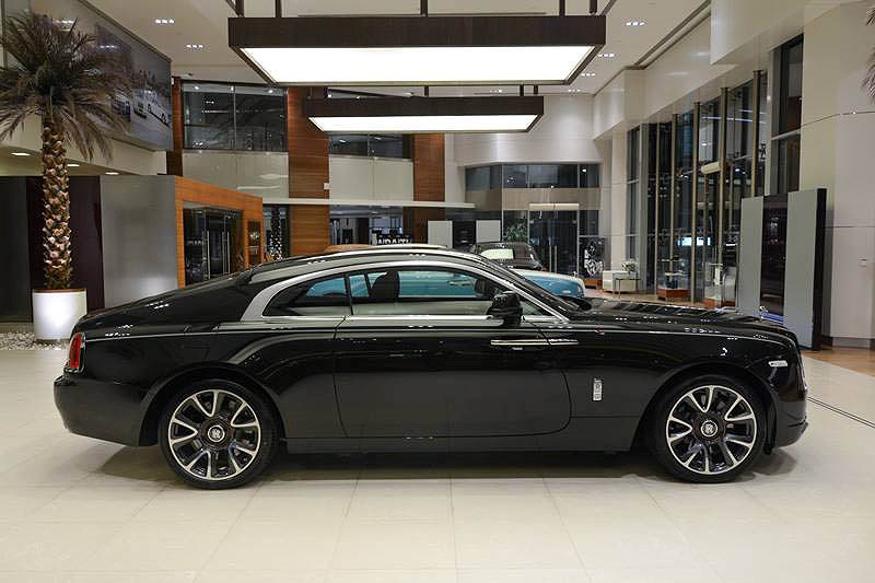 Tin tức - Chiêm ngưỡng Rolls-Royce Wraith phiên bản 'độc' kỉ niệm quốc khánh UAE (Hình 2).