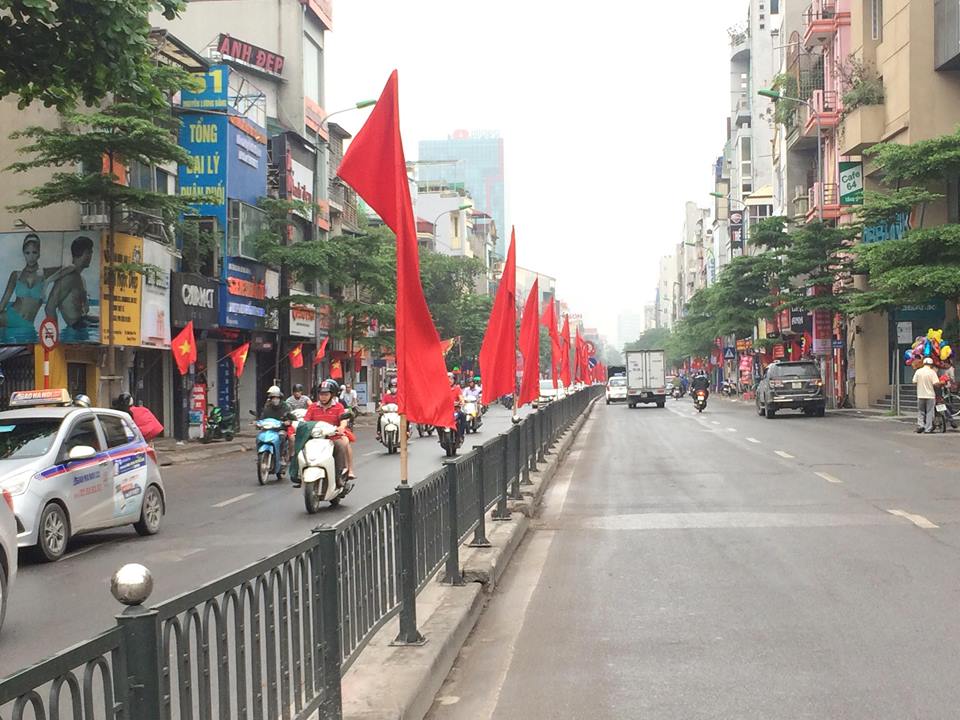 Tin tức - Hà Nội rực rỡ cờ hoa mừng ngày thống nhất đất nước (Hình 2).