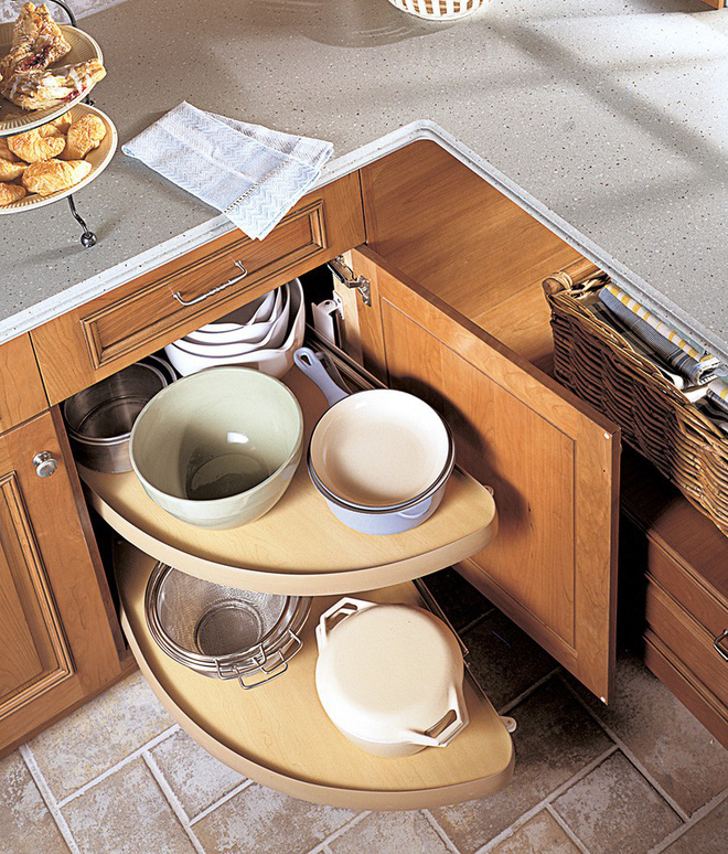 4 thiết kế ngăn lưu trữ thần thánh để tủ bếp trở thành nhà kho mà vẫn gọn gàng - Ảnh 2.