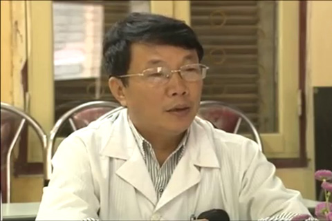 Ông Nguyễn Đình Đính - PGĐ Bệnh viện Sơn Tây là người trực tiếp ký truyền máu cho chị Loan mà không qua xét nghiệm.