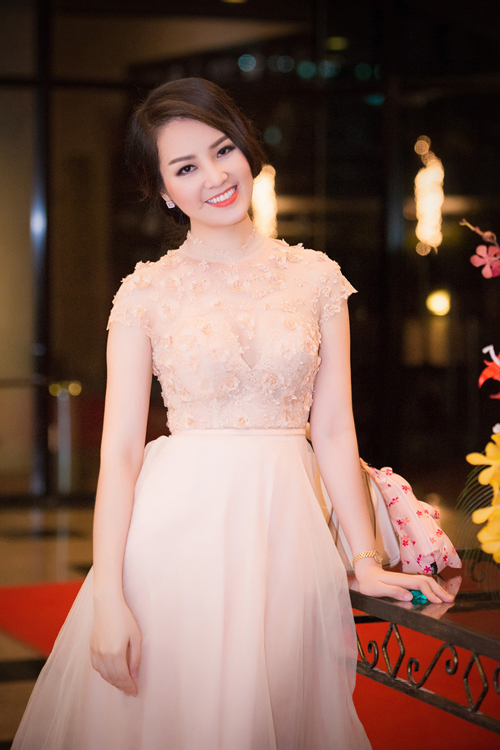 Gu thời trang đẳng cấp của sao Việt tuần qua