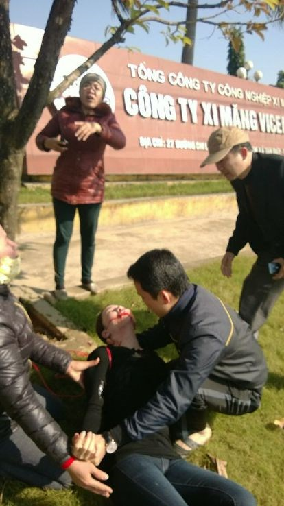Bị sếp xi măng VICEM lừa tình bồ nhí treo cổ trước cổng công ty