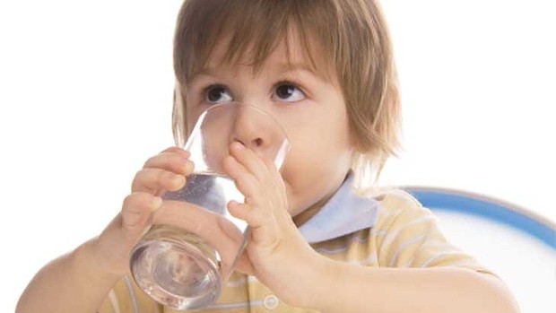 Sức khoẻ - Làm đẹp - Thói quen uống nước gây hại sức khỏe: Cần từ bỏ (Hình 2).