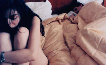 Đời sống - Hoảng sợ mỗi khi “lên giường” vì chồng bạo dâm 