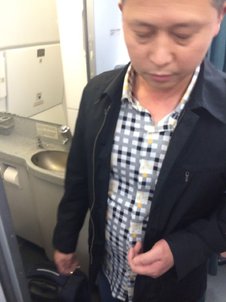 Cộng đồng mạng - Bức xúc hành khách Trung Quốc ăn cắp trên máy bay Việt