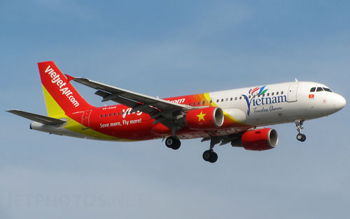 Rada sân bay Tân Sơn Nhất “tê liệt”, máy bay Hà Nội phải quay đầu
