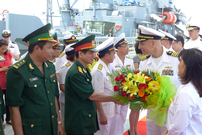  - Chiến hạm Hoa Kỳ USS John S. McCain thăm Đà Nẵng