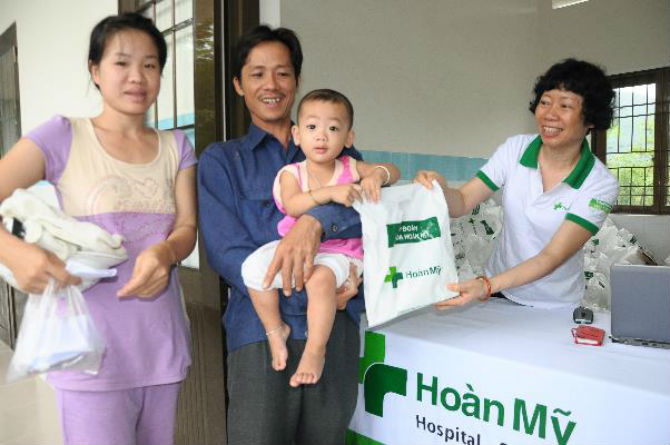 Tập đoàn Hoàn Mỹ: Khám bệnh, tặng quà cho 2.500 người dân Côn Đảo