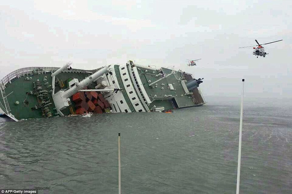  - Cận cảnh chìm tàu chở 476 người ở Hàn Quốc (Hình 2).