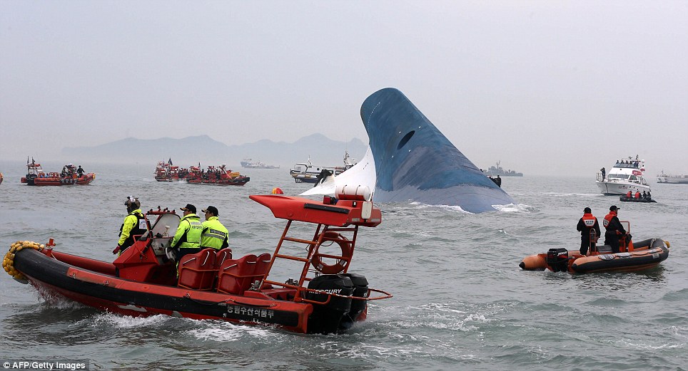  - Cận cảnh chìm tàu chở 476 người ở Hàn Quốc (Hình 3).