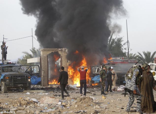  - Cận cảnh đánh bom ở Iraq, gần trăm người thương vong (Hình 3).