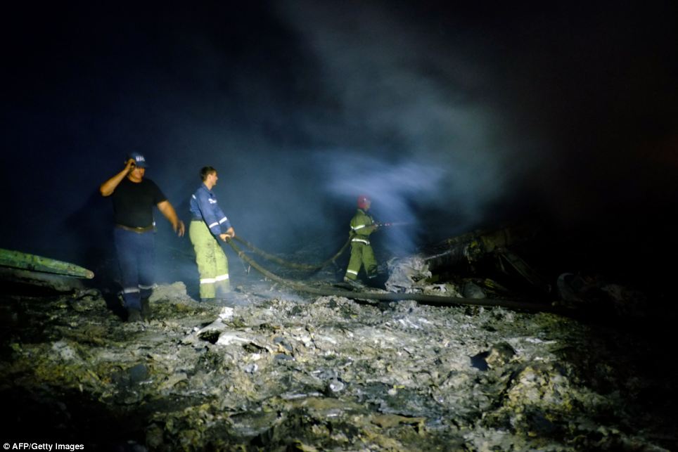  - Cận cảnh vụ rơi máy bay Malaysia, 295 người thiệt mạng (Hình 6).