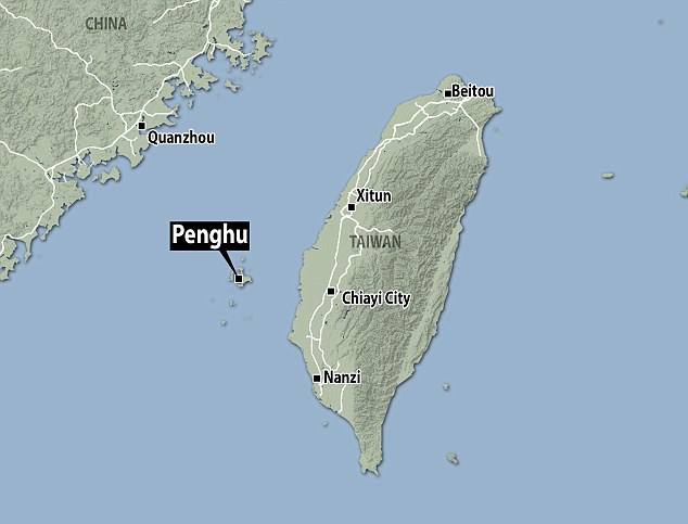  - Chùm ảnh hiện trường rơi máy bay ATR-72 ở Đài Loan (Hình 8).