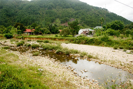Ngôi làng có nhiều người chết trẻ bí ẩn ở Thừa Thiên-Huế?
