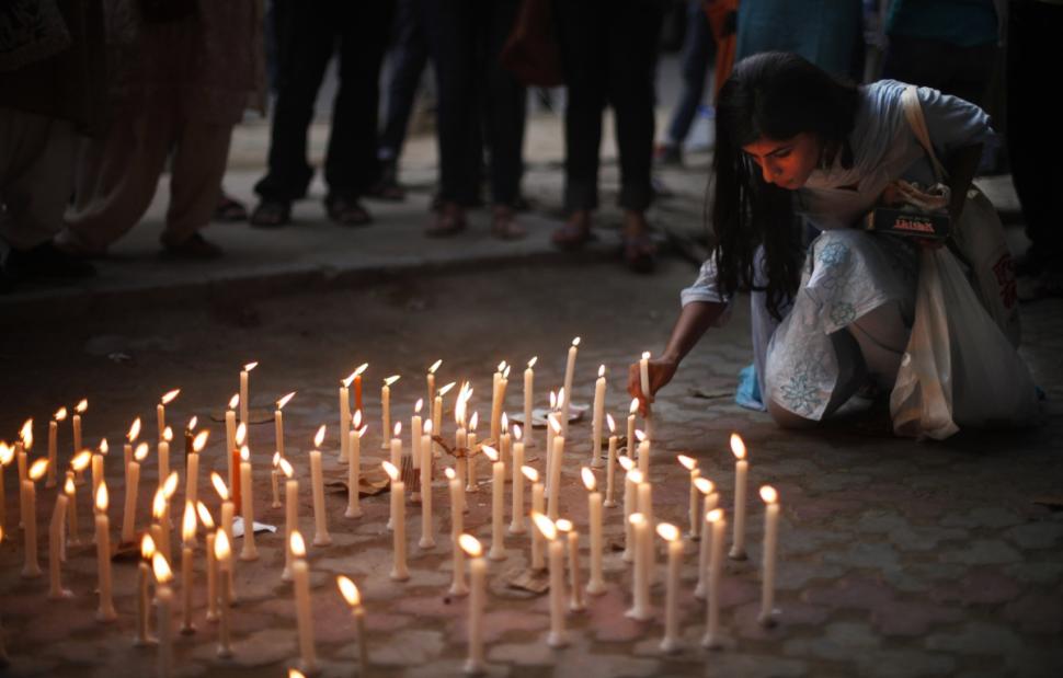  - Ấn Độ: Thiếu nữ bị cưỡng hiếp, sát hại vì… cứu cha (Hình 2).