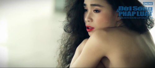  - Đồng Lan bán nude đẹp mắt trong MV 'Sợ yêu' (Hình 2).