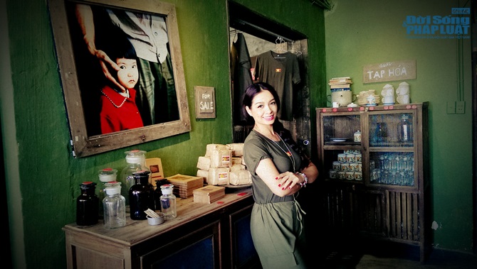 Chuyện làng sao - Thúy Hằng duyên dáng làm chủ quán cà phê ở Đà Nẵng (Hình 7).