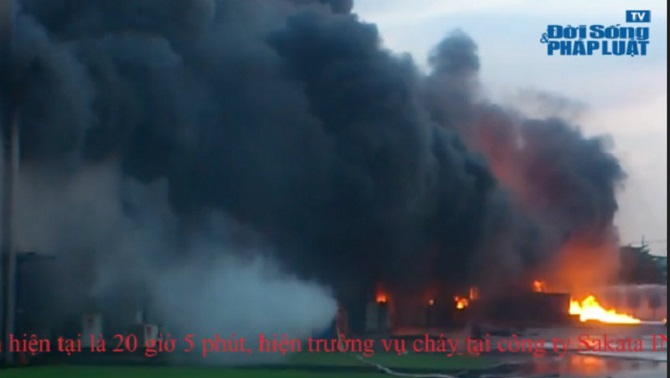  - Chùm ảnh: Toàn cảnh vụ cháy Khu công nghiệp VSIP Bình Dương (Hình 6).