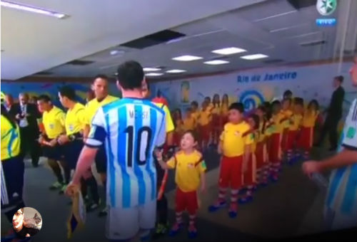  - Clip: Messi xấu tính, Ronaldo thân thiện ở World Cup 2014