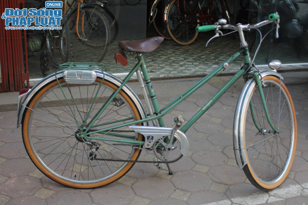 Xe đạp Peugeot hiếm lạ đắt ngang SH giữa đất Hà Thành