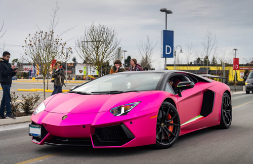 Thị trường - Siêu xe bò tót Lamborghini Aventador “đỏm” trong sắc hồng