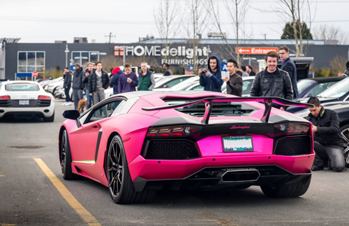 Thị trường - Siêu xe bò tót Lamborghini Aventador “đỏm” trong sắc hồng (Hình 3).