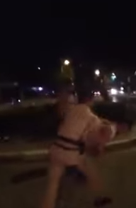 Cộng đồng mạng - Clip: Thanh niên “hung hăng”, cảnh sát dùng võ thuật khống chế