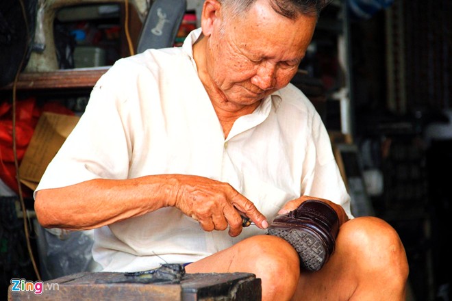  - Cụ ông 85 tuổi ở Sài Gòn phượt bằng xe máy khắp 3 miền