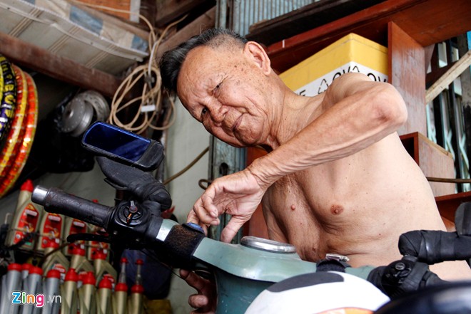  - Cụ ông 85 tuổi ở Sài Gòn phượt bằng xe máy khắp 3 miền (Hình 5).