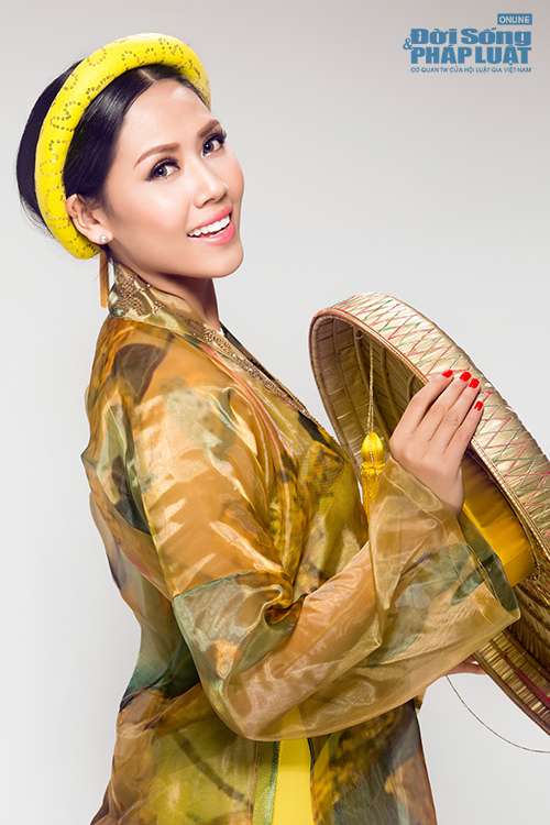 Chuyện làng sao - Nguyễn Thị Loan đẹp mê hồn trong bộ áo tứ thân tại Miss World (Hình 9).