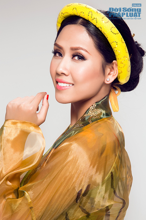 Chuyện làng sao - Nguyễn Thị Loan đẹp mê hồn trong bộ áo tứ thân tại Miss World (Hình 10).