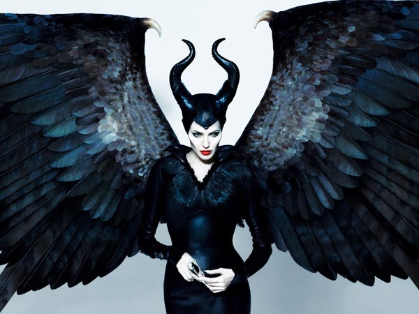  - 'Maleficent' - phim về chính Angelina Jolie?