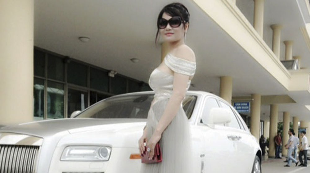 Bí quyết làm giàu - “Điểm mặt” 4 nữ đại gia Việt đi Rolls–Royce biển “khủng” (Hình 4).