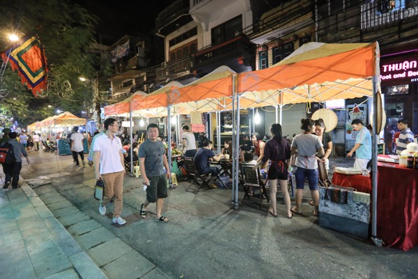 Thị trường - Người Hà Nội hào hứng chào đón phố ẩm thực mới (Hình 2).
