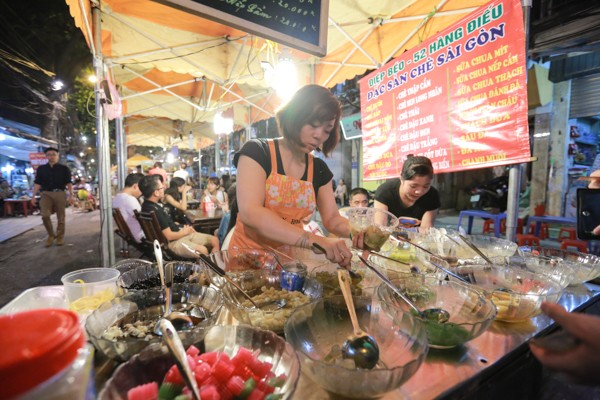 Thị trường - Người Hà Nội hào hứng chào đón phố ẩm thực mới (Hình 4).