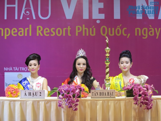  - Bố mẹ Hoa hậu Việt Nam 2014 hâm mộ MC Kỳ Duyên nên đặt tên con