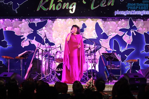  - Nghệ sỹ Hoàng Lan nhận được 300 triệu đồng sau đêm nhạc từ thiện (Hình 8).