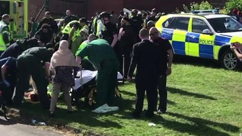Tin thế giới - Ô tô lao vào đám đông khiến ít nhất 6 người bị thương ở Anh