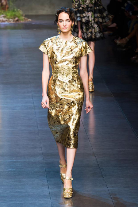Xu hướng trang phục sắc vàng ánh kim năm 2014