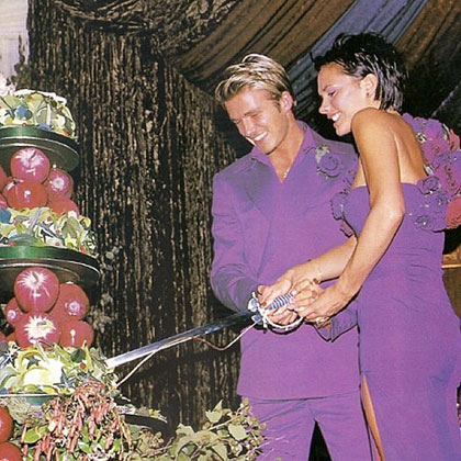 Victoria Beckham khoe ảnh cưới của 15 năm trước.