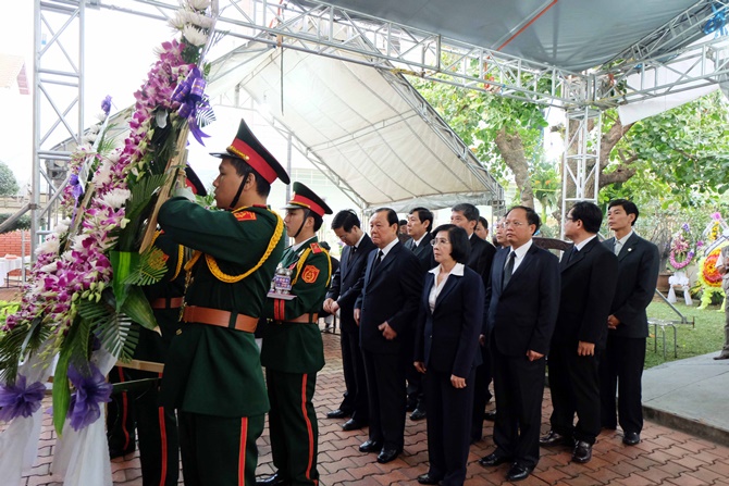 Tin tức - Tổng Bí thư, Thủ tướng viếng ông Nguyễn Bá Thanh (Hình 4).