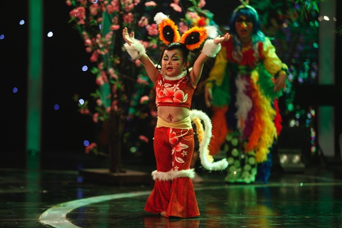  - Vietnam's Got Talent: “Tiểu Hồ ly” 4 tuổi “hạ gục” bộ tứ quyền lực (Hình 2).