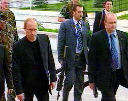  - Những 'lá chắn sống' của Tổng thống Nga Putin (Hình 2).