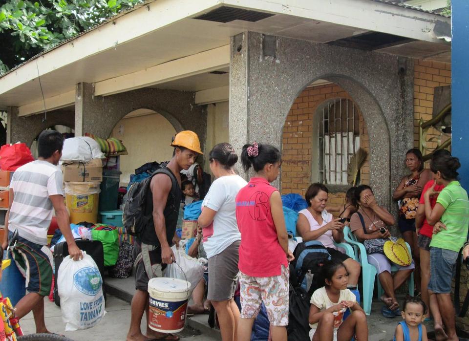  - Siêu bão Hagupit: Dân Philippines đổ xô đi mua hàng tích trữ