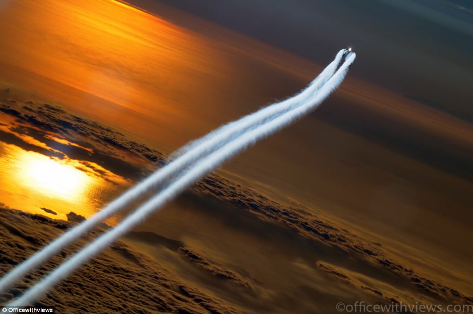 Chiêm ngưỡng 10 bức ảnh tuyệt đẹp nhìn từ buồng lái máy bay